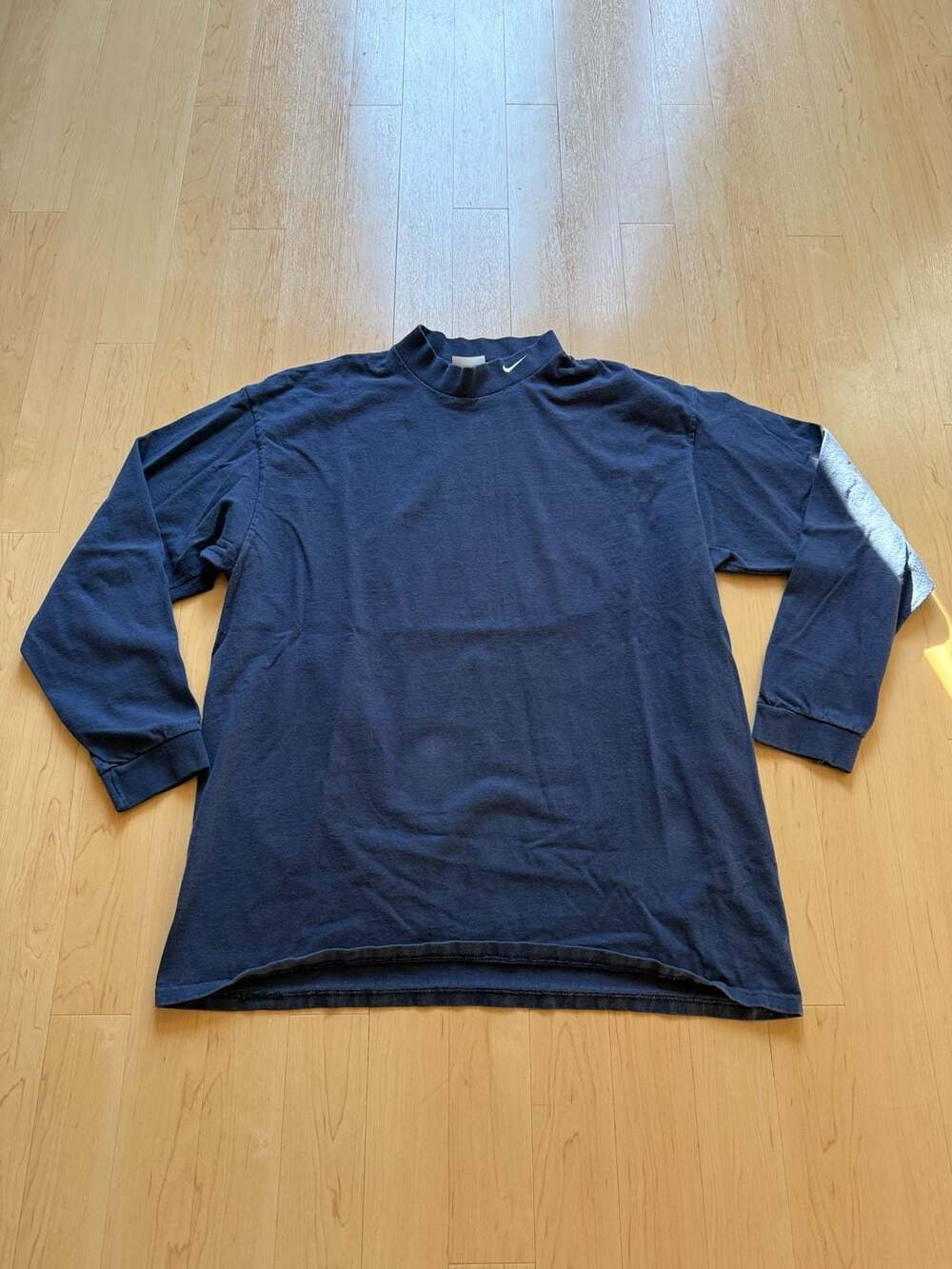 90s Nike Navy Blue Mock Neck Long Sleeve T-Shirt l Mini Swoosh